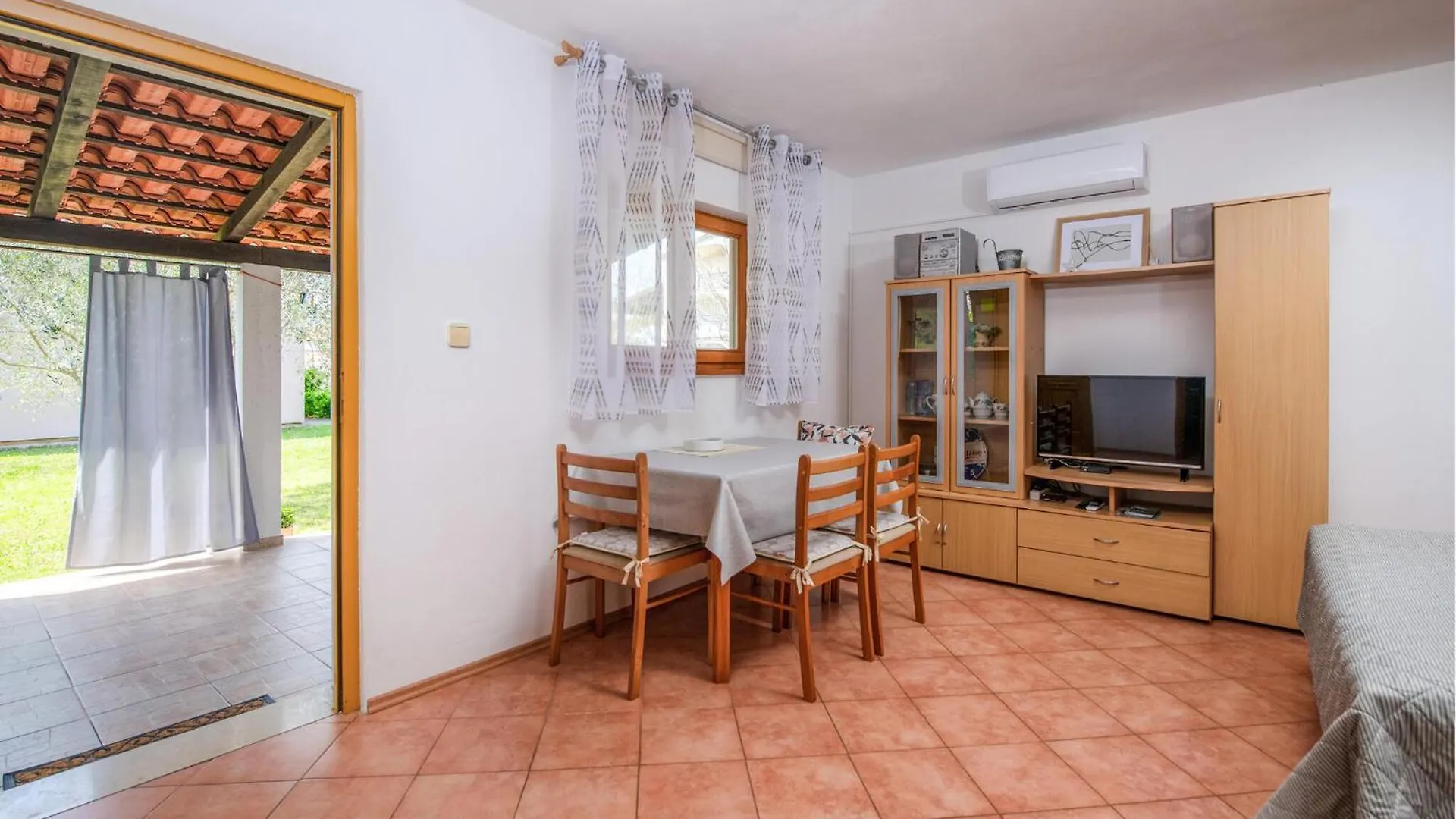 Pet Friendly Home In Valbandon With Wi-Fi